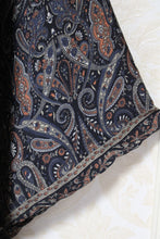 Load image into Gallery viewer, Black Paisley Robe Set